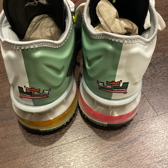 Brand new Lebrun James XVIII Low! Space Jam Edition sz 10.5 - Picture 2 of 14